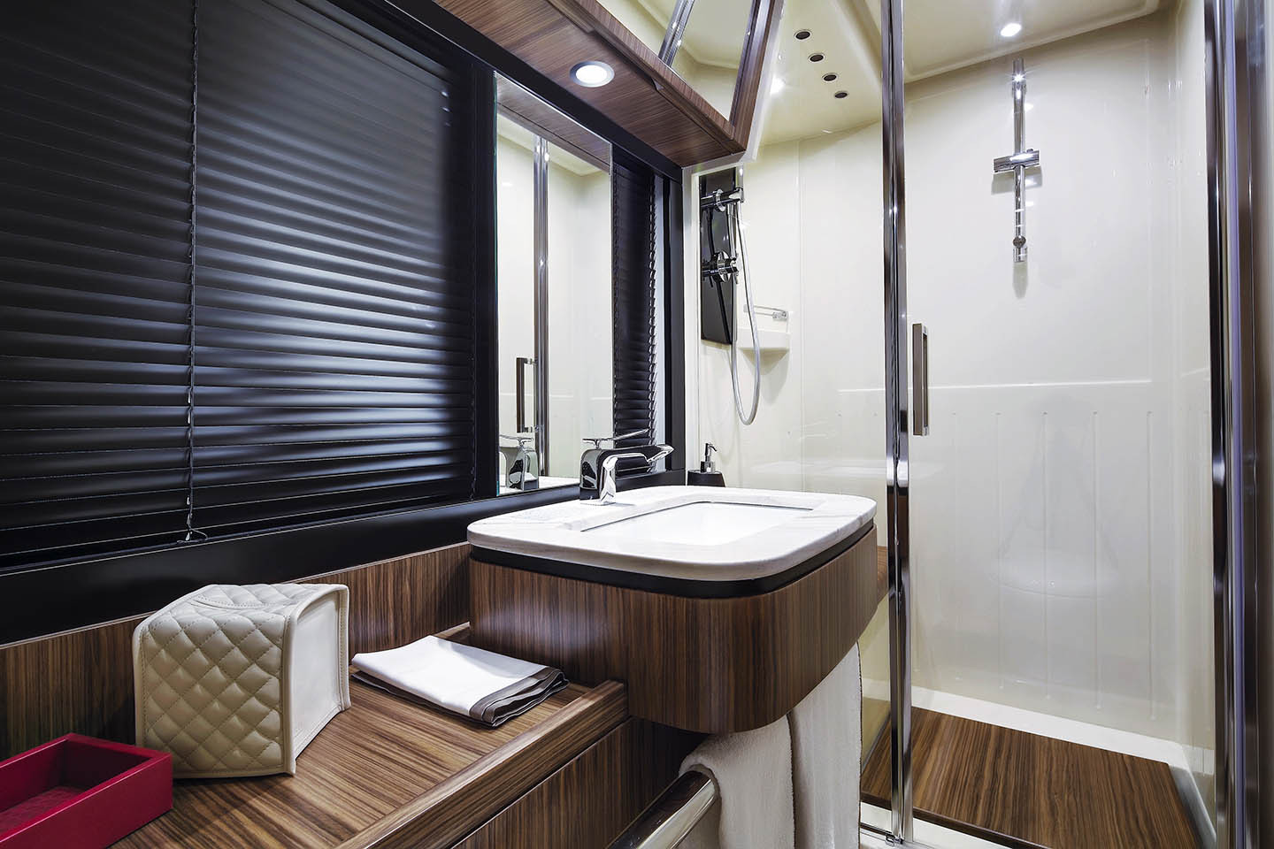 64_20170119094652_m53-master-head-2nd-view_mid-res