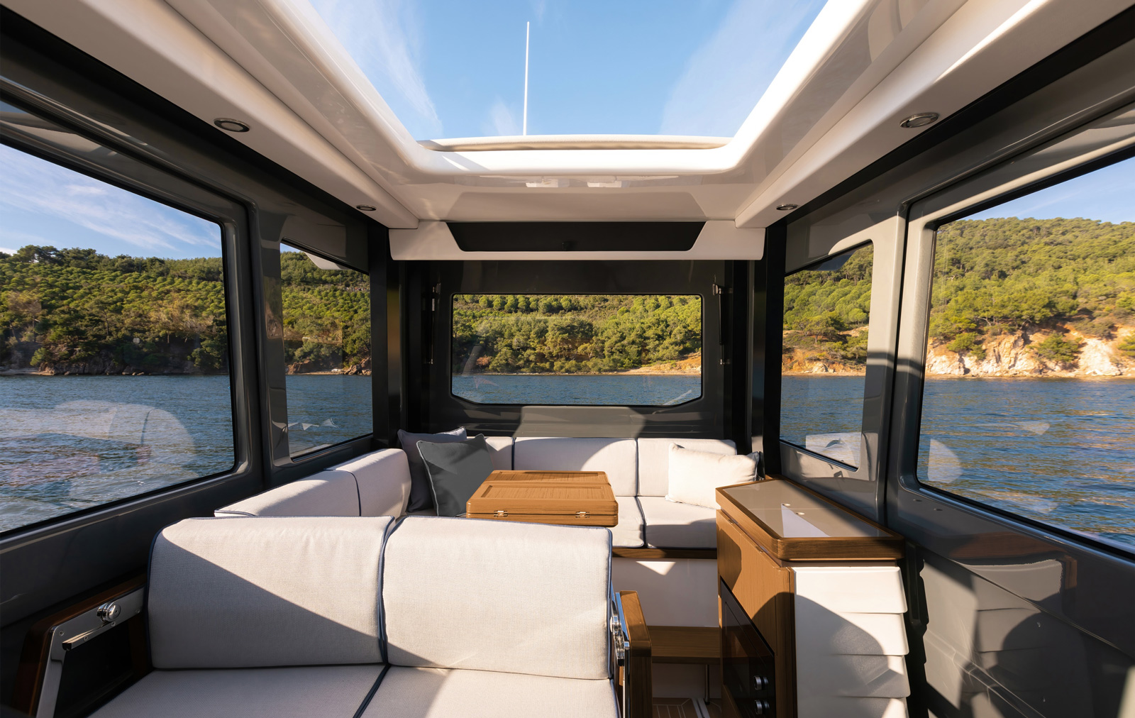 Aiata_Interior_05